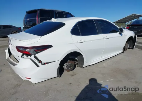 2024 Toyota Camry Se z USA, uszkodzony, nr VIN 4T1G11AK4RU906140
